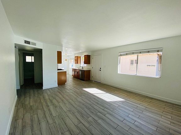 5th image of 1009 S Roosevelt St #1011