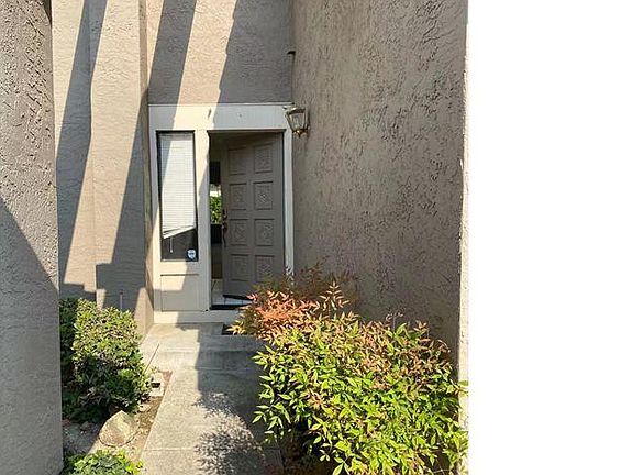 2nd image of 485 Verano Ct