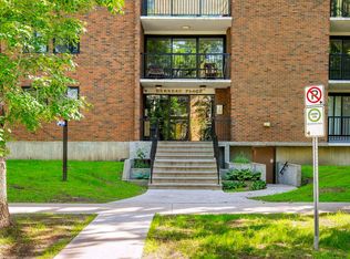 11011 86th Ave NW #105, Edmonton, AB T6G0X1