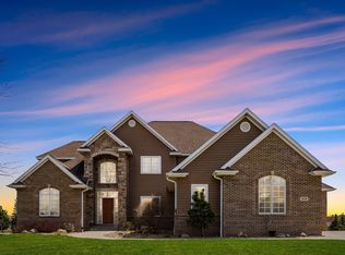 4338 Wynnewood Dr, Cedar Falls, IA 50613