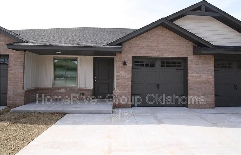 1st image of 426 Vail Cir