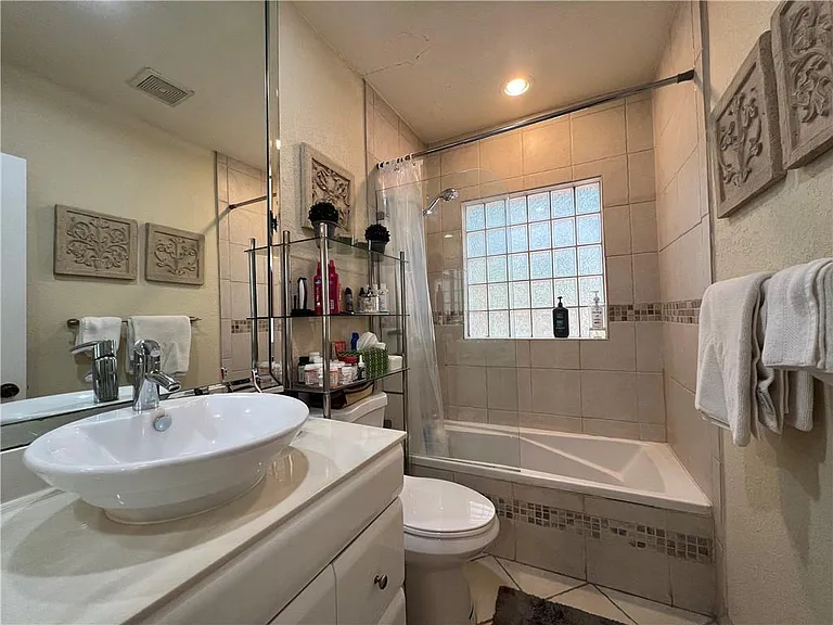 1423 Holly Heights Dr #7 — Photo 4