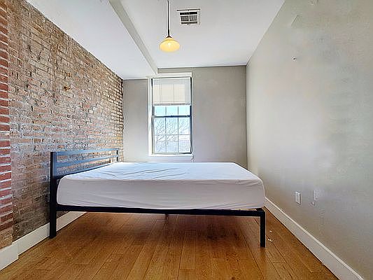 4th image of 170 Suydam St #2C