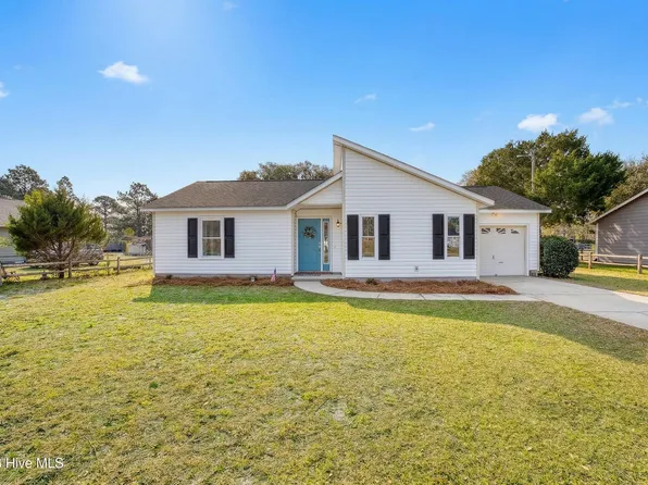 214 W Volant Street, Hubert, NC 28539
