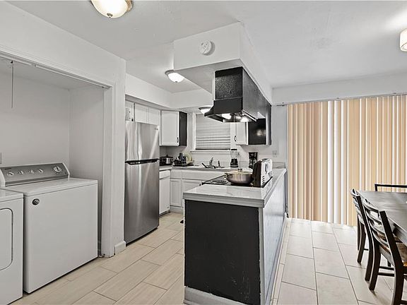 5th image of 4439 Woodland Dr