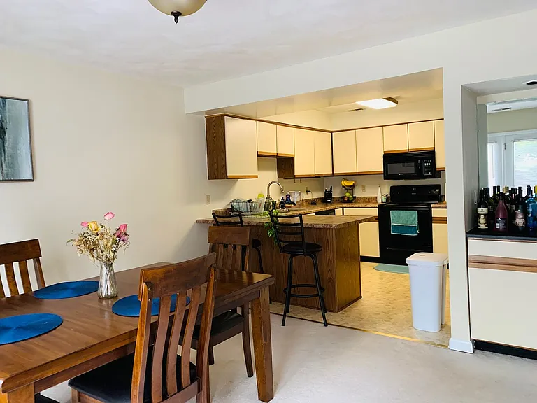 219 Woods Edge Ct — Photo 5