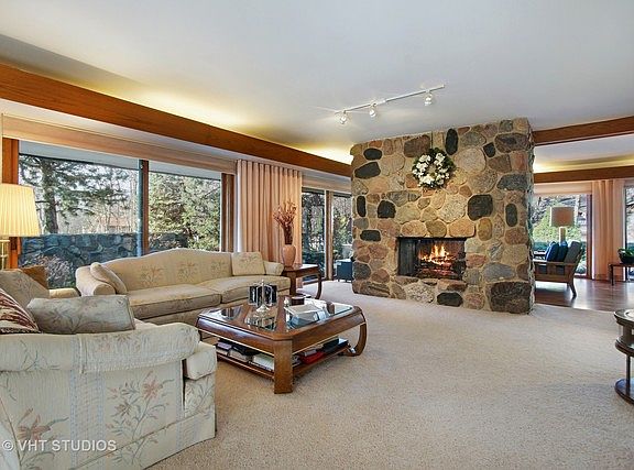 4th image of 196 E Oaksbury Ln