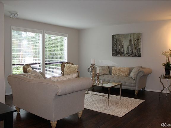 4th image of 2815 W Lake Sammamish Pkwy NE