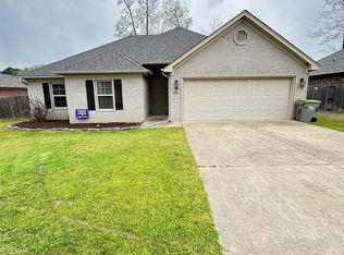 1764 Kenmore Dr, Benton, AR 72015