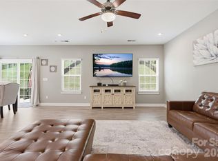 10258 Paper Birch Dr, Charlotte, NC 28215