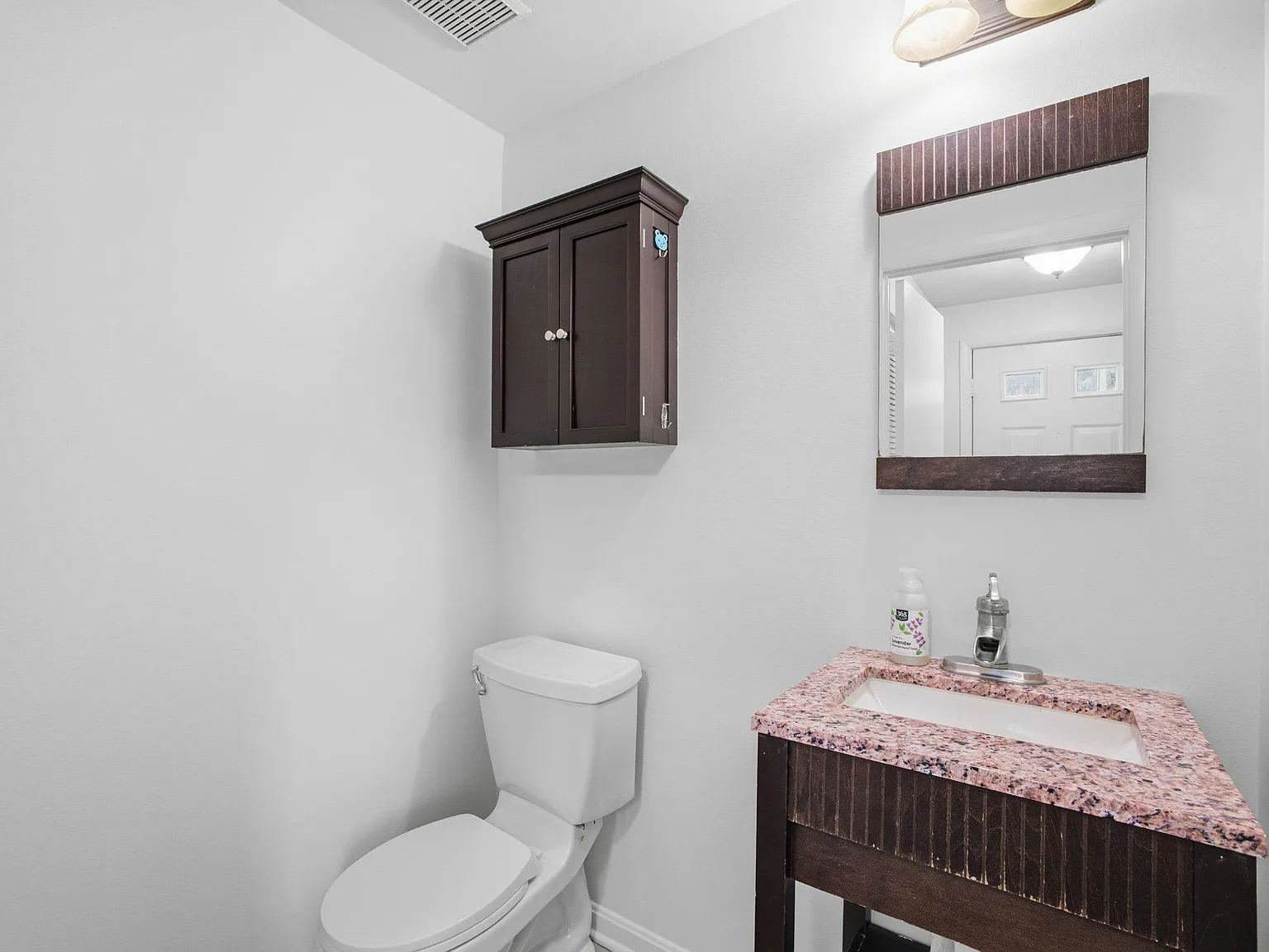 3 bed, 4.0 bath, 1520 sqft, $3,000 — Photo 2