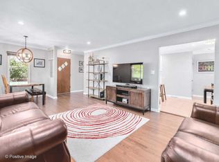 5713 Middaugh Ave, Downers Grove, IL 60516