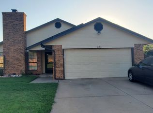 724 Okie Ridge Rd, Yukon, OK 73099