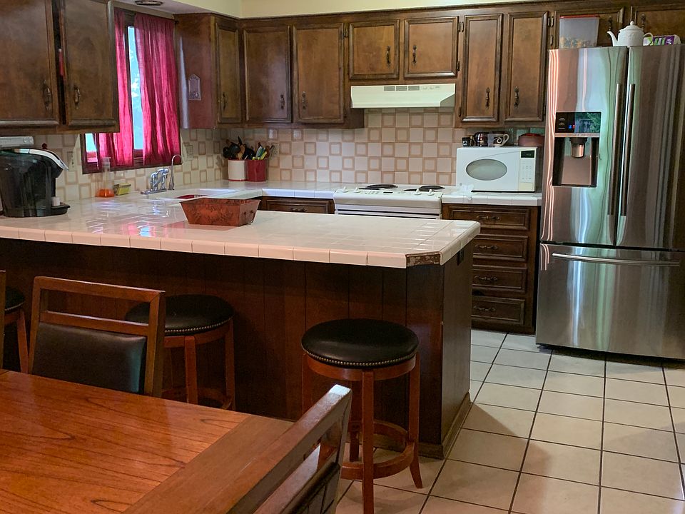 1st image of 3014 S Mount Carmel Ave