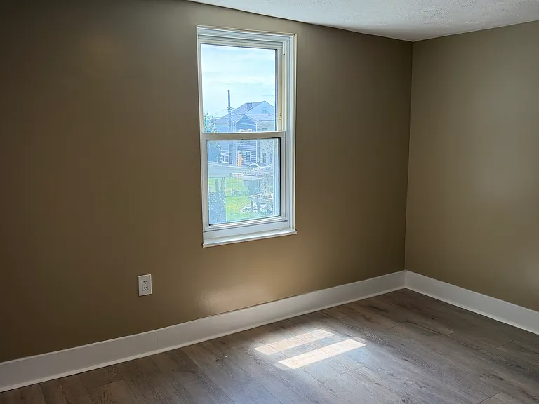 5433 McCandless Ave — Photo 8
