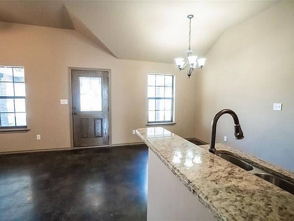 5th image of 663 W Tarleton St Unit 203