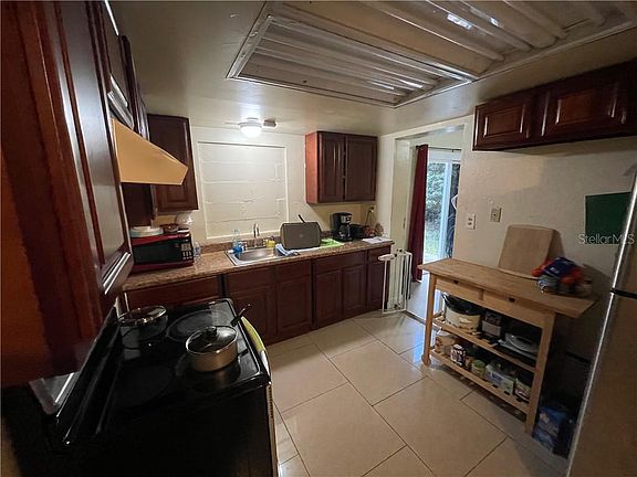 3rd image of 1109 Santa Anita St