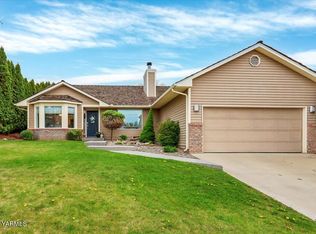 506 N 14th St, Selah, WA