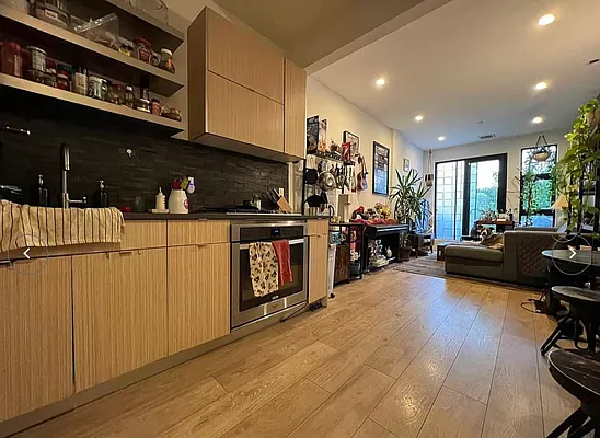 Rented by Massada Home Sales Inc | media 9