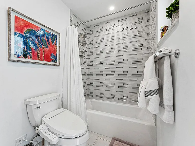 4430 NE 30th Ave #4430 — Photo 32