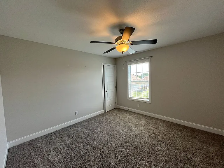557 Dexter Dr — Photo 25