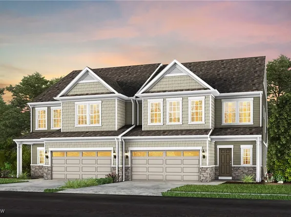 180 Lake Balaton Dr, Cleveland, OH 44128