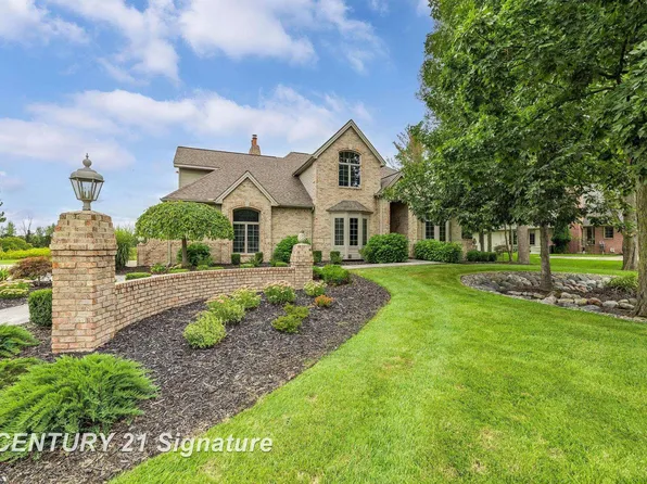 6 Hearthstone Pl, Saginaw, MI 48609