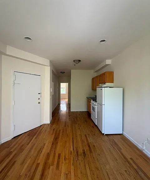 331 Monroe St #2L — Photo 9