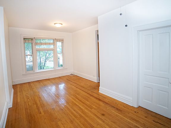 5th image of 1316 W Diversey Pkwy