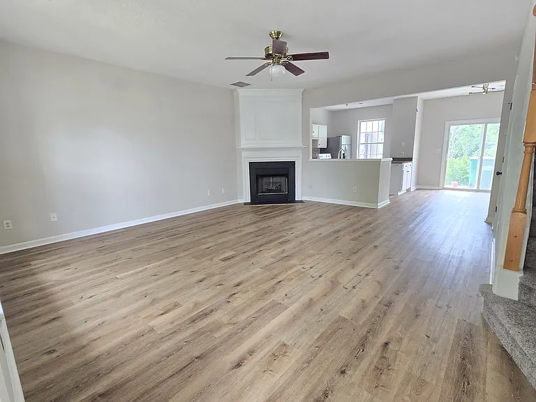 3902 Elizabeth Glen Way — Photo 2