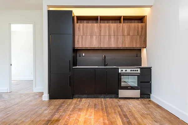 Rented by Nooklyn NYC LLC | media 82