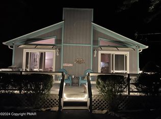 3239 Red Run Rd, Pocono Summit, PA 18346