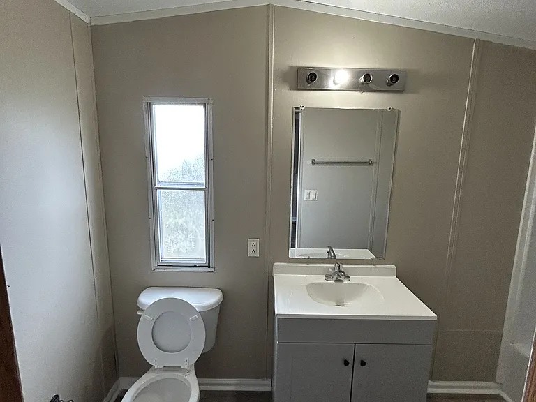210 Tyler St — Photo 11