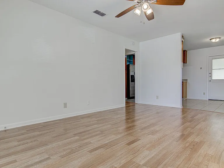 8406 Burrell Dr — Photo 6