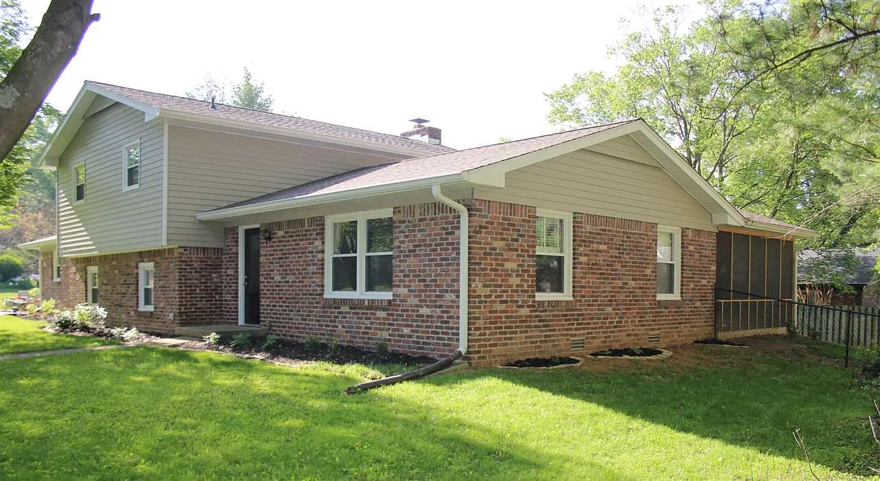 2114 E Queens Way photo 1