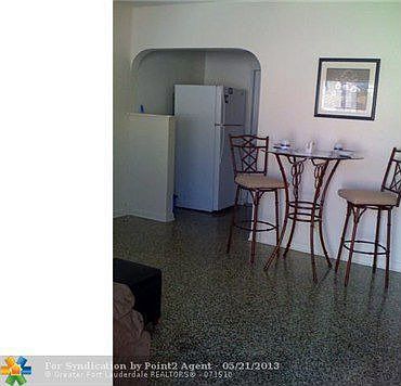 3rd image of 524 N L St #2