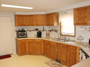 317 E Leonard St, Staunton, IL 62088