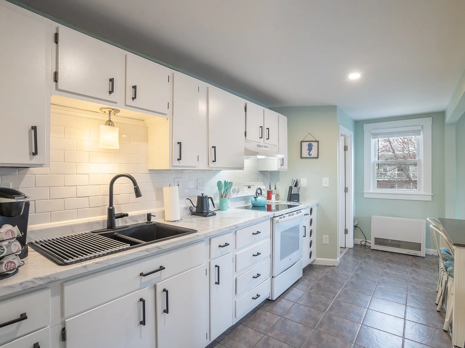 3 bed, 2.5 bath, 1116 sqft, $2,400 — Photo 4