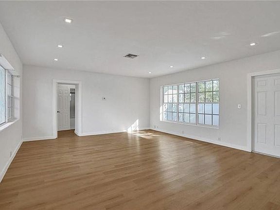 4th image of 2206 SE 14th St