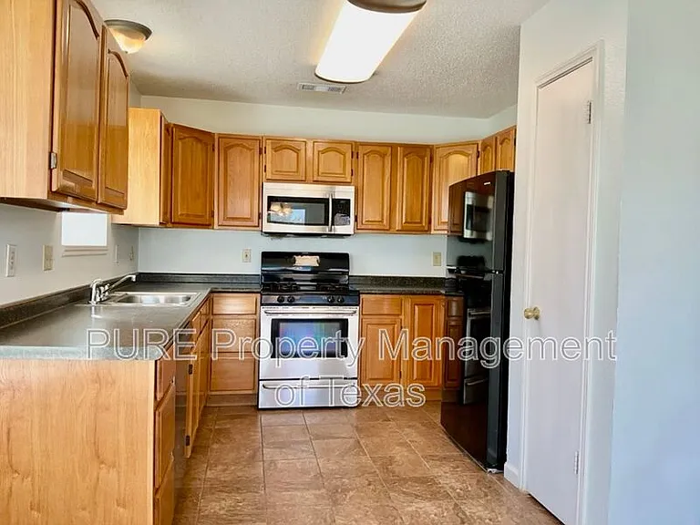 606 Eaglecreek Dr — Photo 7