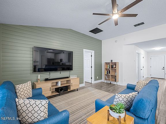 5th image of 504 PROSPERITY LAKE Drive