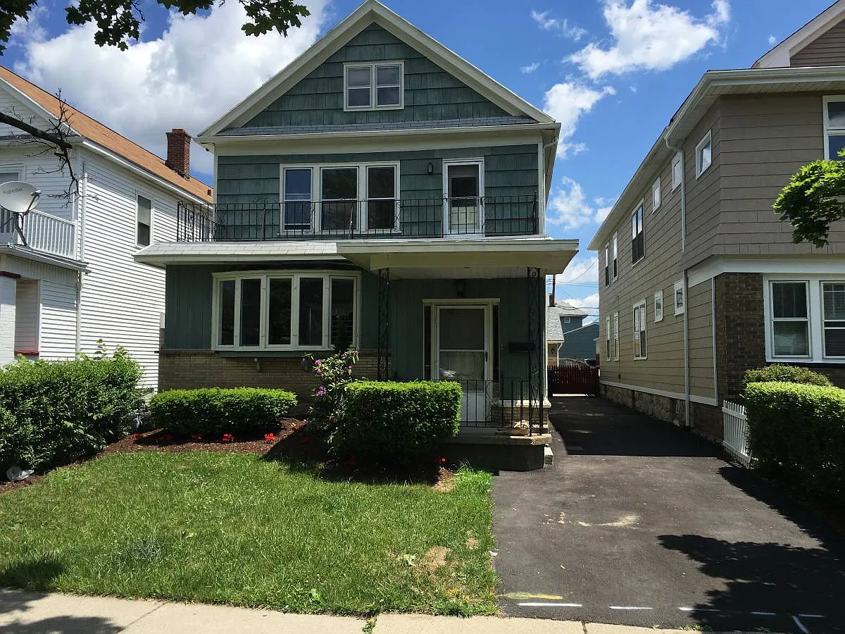 97 Virgil Ave photo 1