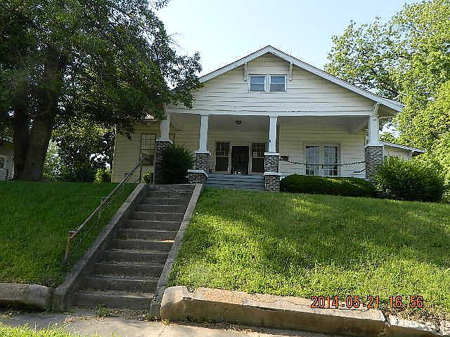 1st image of 81 E Main St