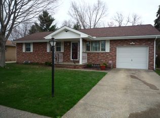 404 Pickwick Ln, Tallmadge, OH
