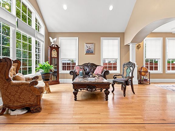 3rd image of 2281 Elmira Ave