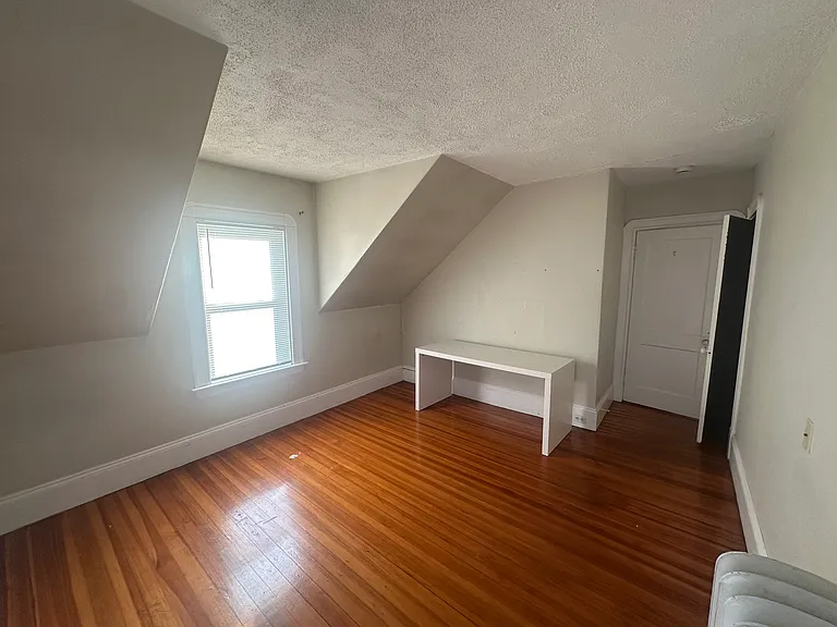 114-116 Pacific St #3 — Photo 8