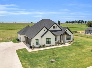 2401 Maywood Ln, Palmer, TX 75152