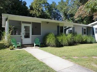 170 Dogwood Ln, East Marion, NY 11939