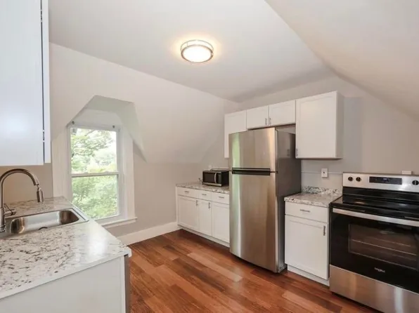 449 W River Rd, Hooksett, NH