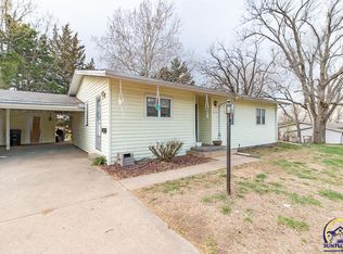 2105 SW 66th St, Topeka, KS 66619